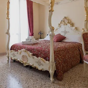 https://venice-inn.hotelinveneto.com